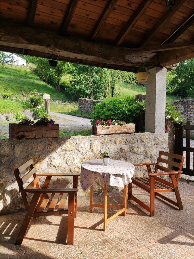 Apartamentos Rurales La Caviana กังกัส เด โอนิส ภายนอก รูปภาพ