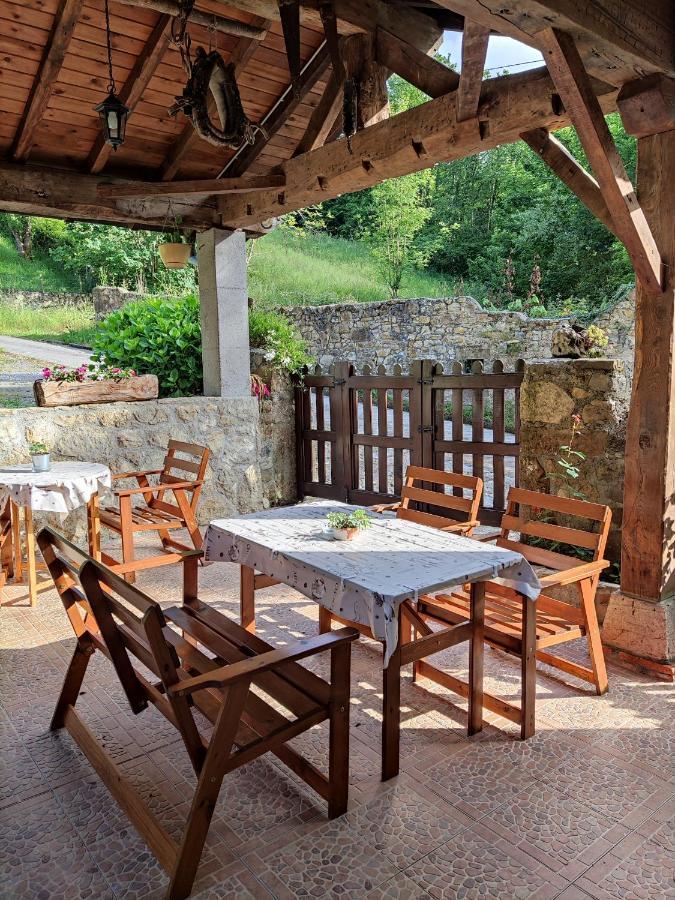Apartamentos Rurales La Caviana กังกัส เด โอนิส ภายนอก รูปภาพ