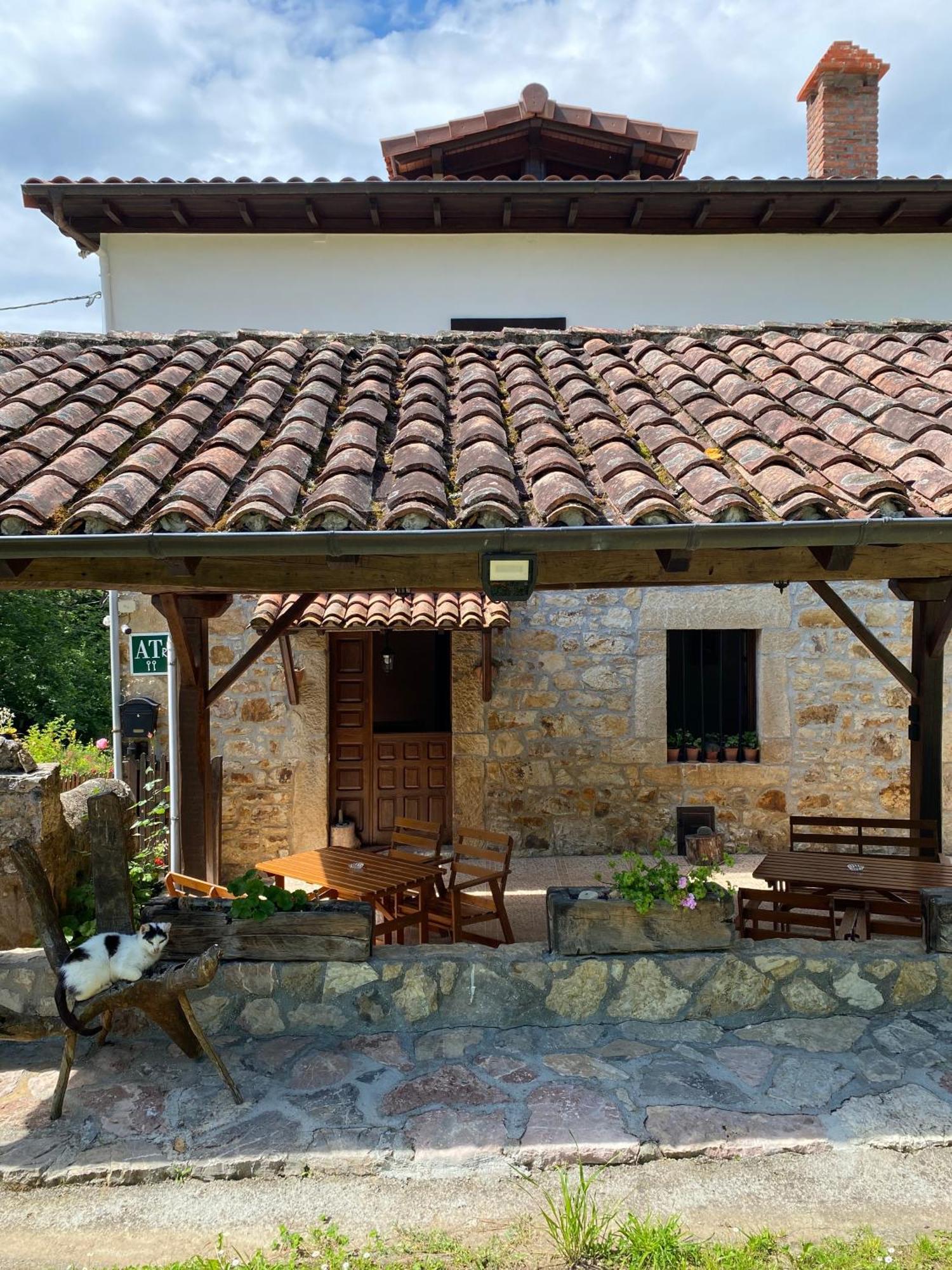 Apartamentos Rurales La Caviana กังกัส เด โอนิส ภายนอก รูปภาพ