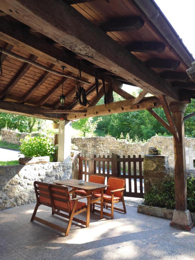 Apartamentos Rurales La Caviana กังกัส เด โอนิส ภายนอก รูปภาพ